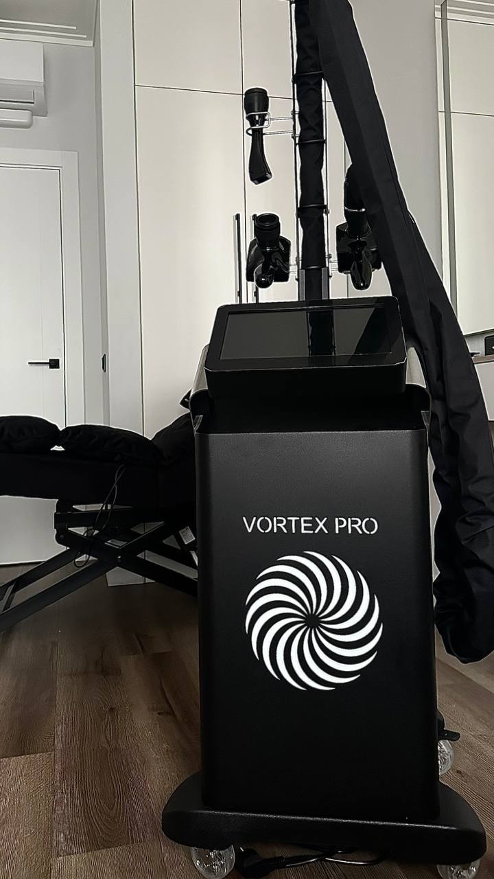 Аппарат LPG-массажа Vortex Pro в кабинете салона